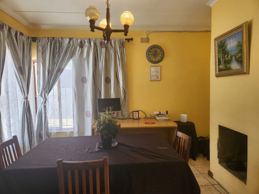 3 Bedroom Property for Sale in Delvillepark Western Cape